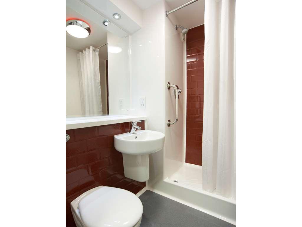 Travelodge Bromborough Port Sunlight Camera foto