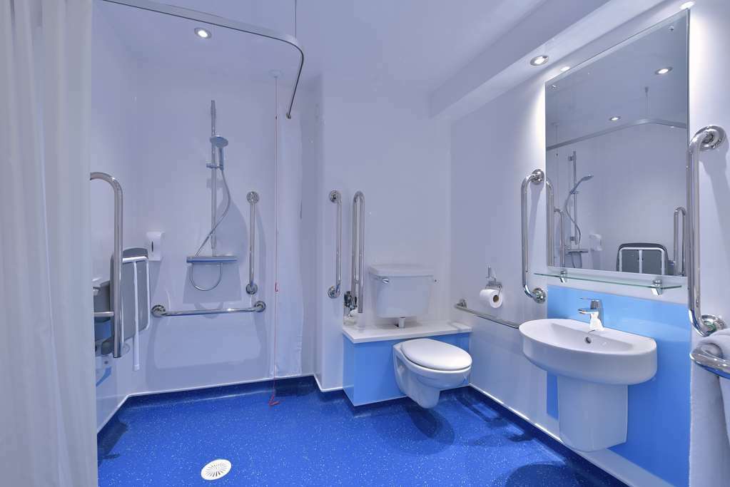 Travelodge Bromborough Port Sunlight Camera foto